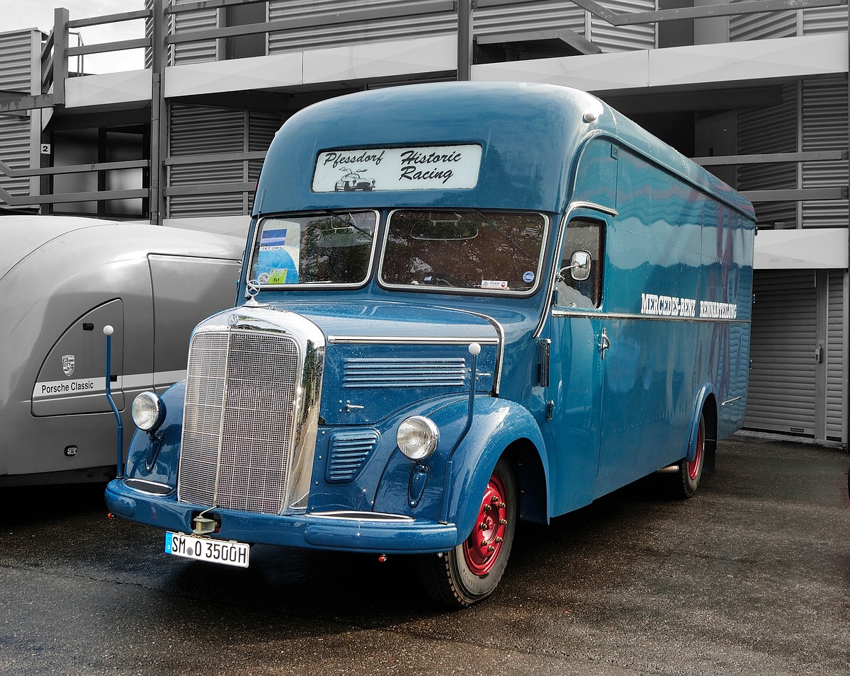 MB Rennwagen Transporter