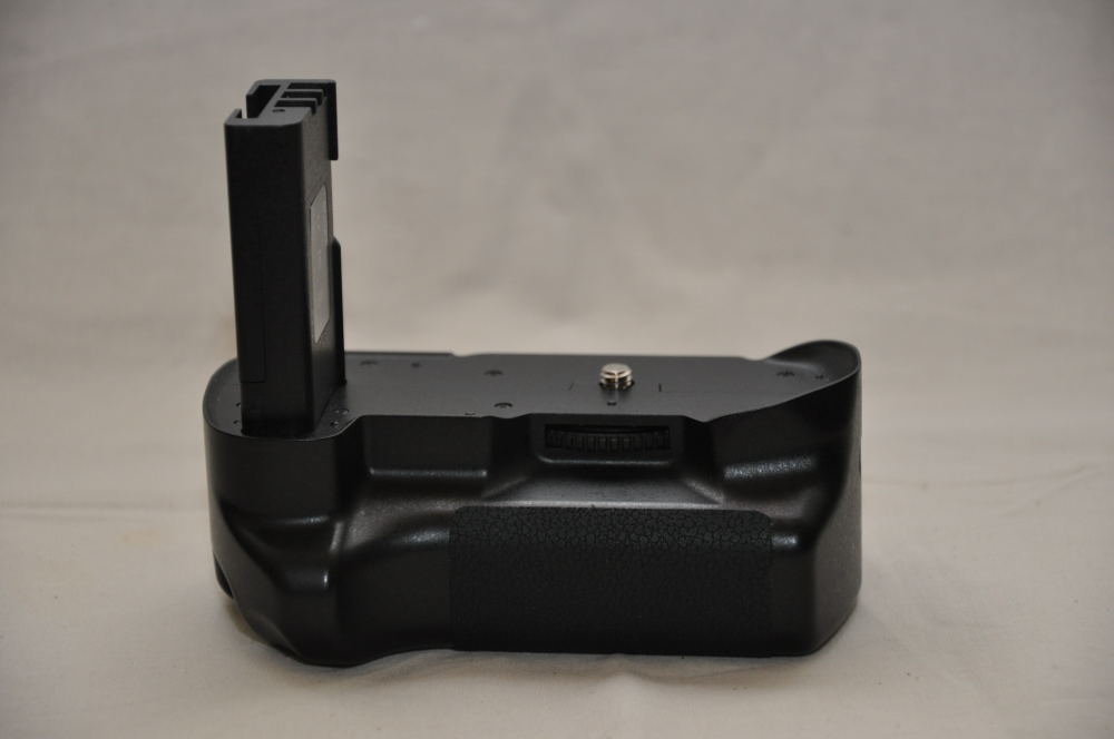 MeiKe Battery Pack für meine Nikon D5000 aus der Bucht