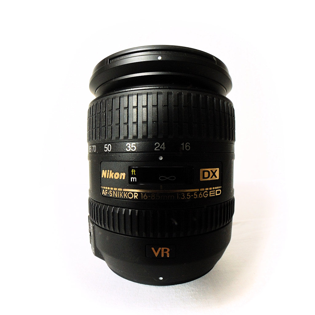 Mein neu erworbenes AF-S DX 16-85/3.5-5.6G ED VR
mit meinem alten selbstgebauten AF 17mm plus 180° Fisheyevorsatz fotografiert