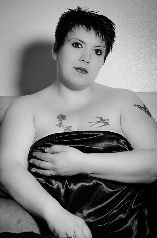 Meine Frau Nicol. Bounced flash gegen Wand und Decke angesteuert via CLS.