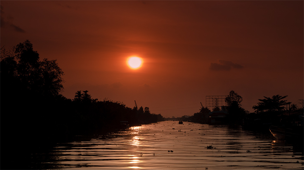Mekong
Delta
Fluss
Vietnam
Schiff
Sonne
Sonnenuntergang
Kitsch
Sundown