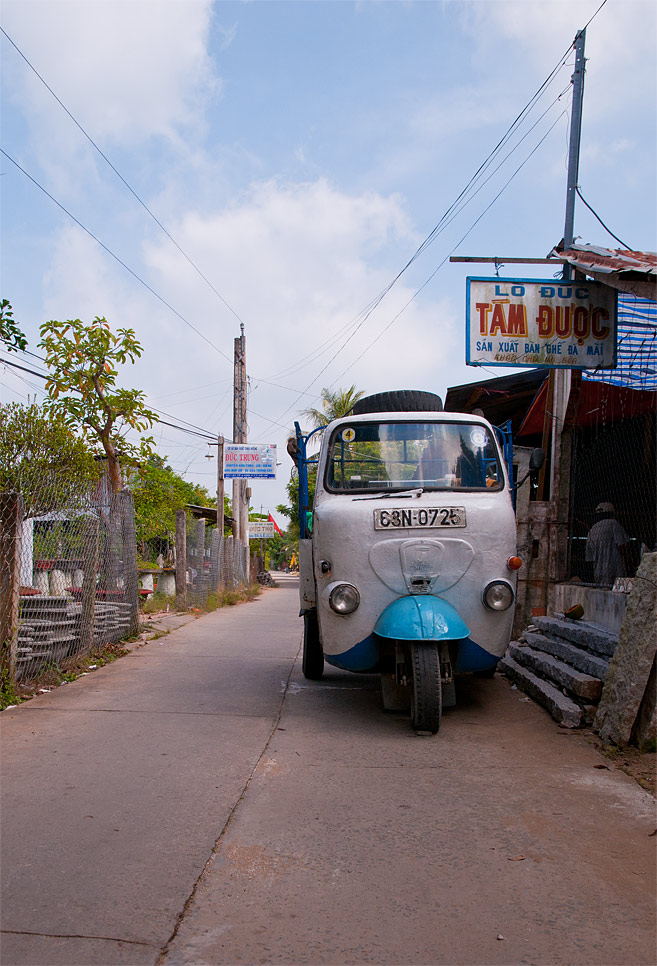 Mekong
Delta
Vietnam
Affenschaukel
blau
Dreirad