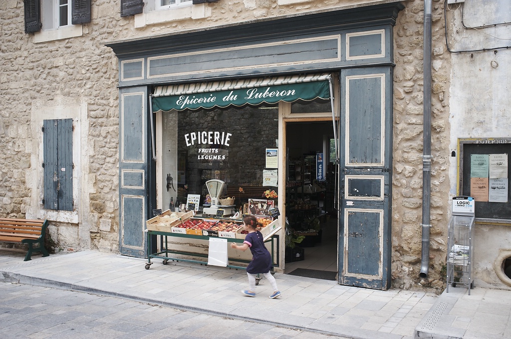 Menerbes3