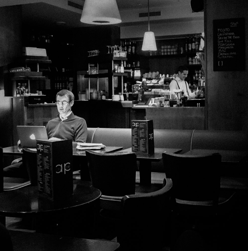 Menschen im Café, Paris