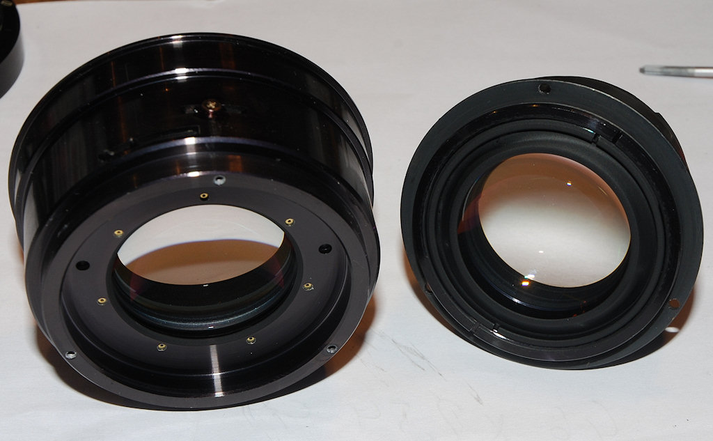 MF Nikkor 50mm 1:1,2
Linsensätze vor und hinter der Blende