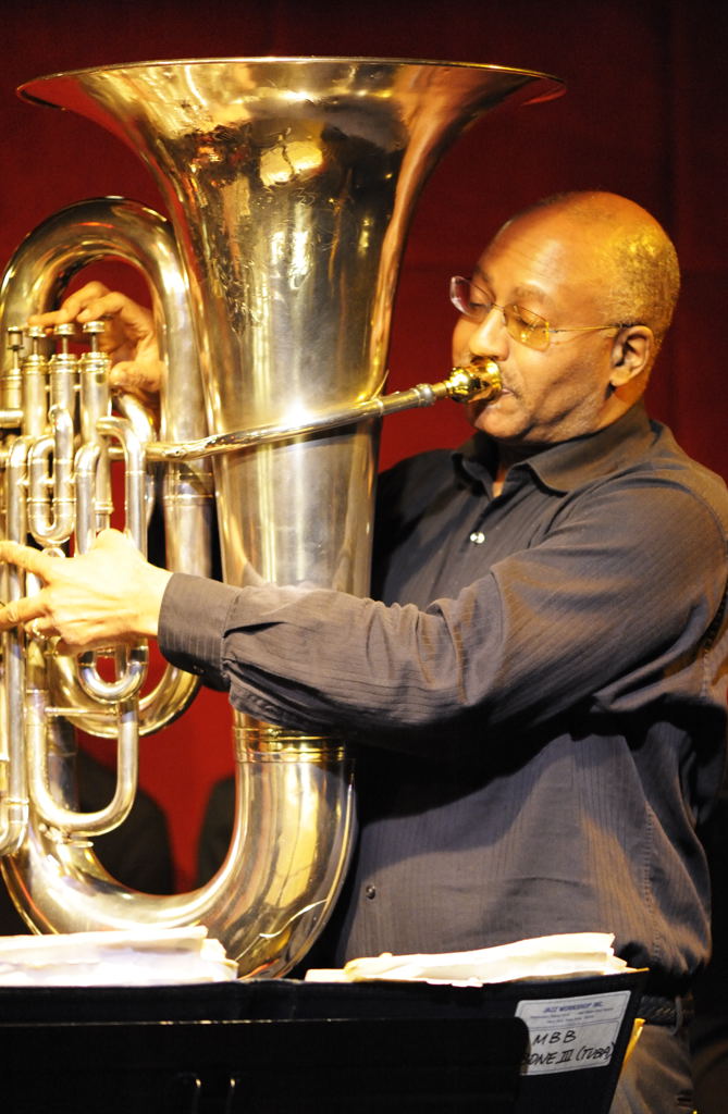 Mingus Big Band Live at Jazz Standard, NYC, 4. Juni 2012 - Earl McIntyre