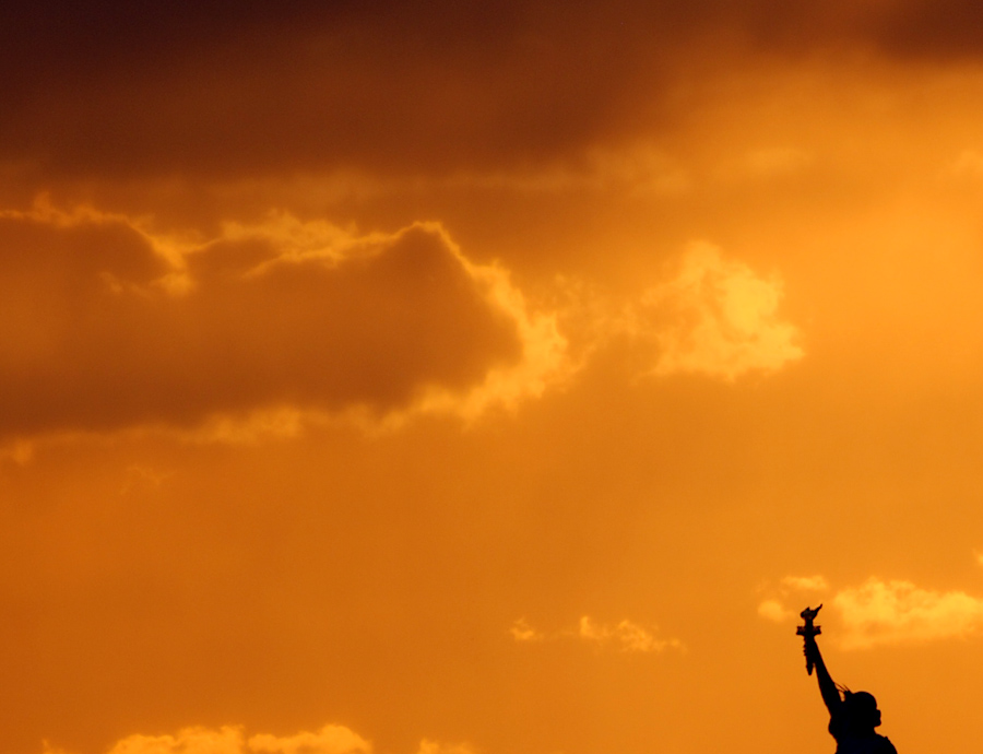 minimal statue of liberty