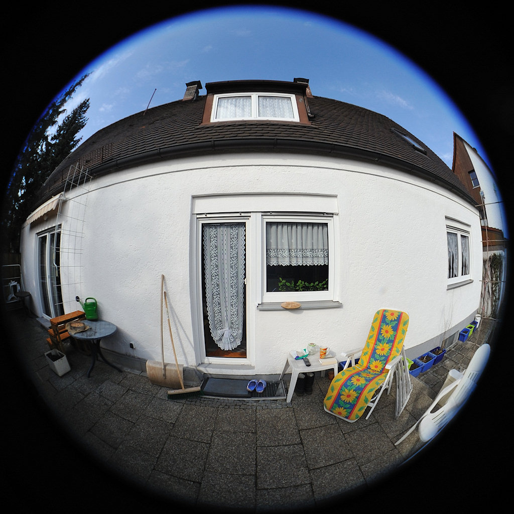 Mit dem neuen DX-Fisheye (3-Linser-Vorsatz am MF DX 18/3.5G ED) an D700