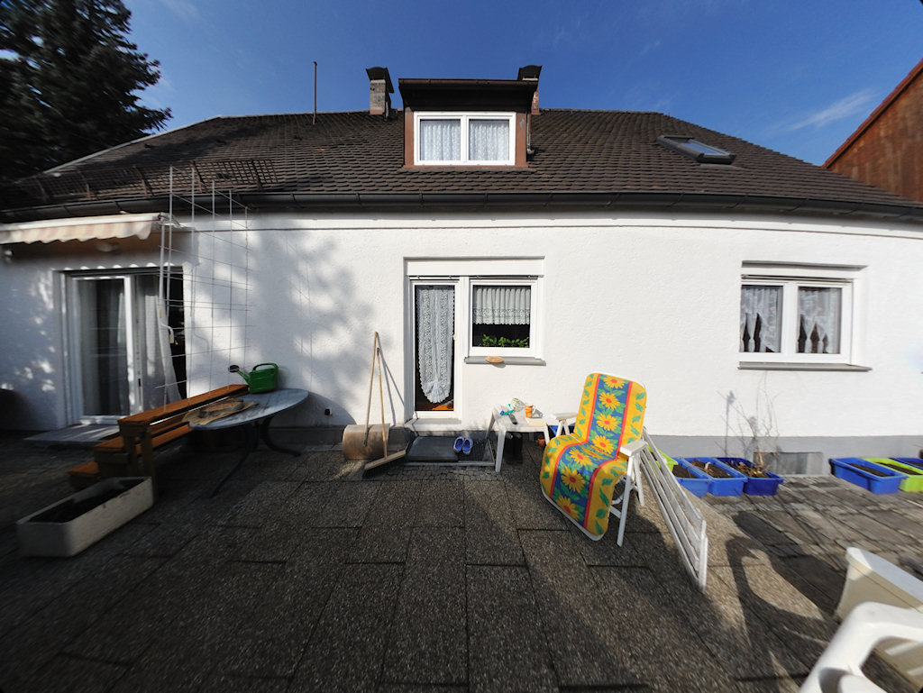 Mit dem neuen FX-Fisheye (5-Linser-Vorsatz am MF 18/3.5 AI) an D700
"Entzerrt" als Superweitwinkelaufnahme