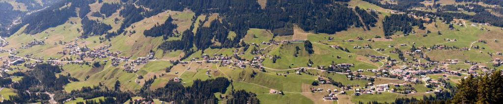 Mittelberg und Hirschegg von der Kuhgehrenspitze