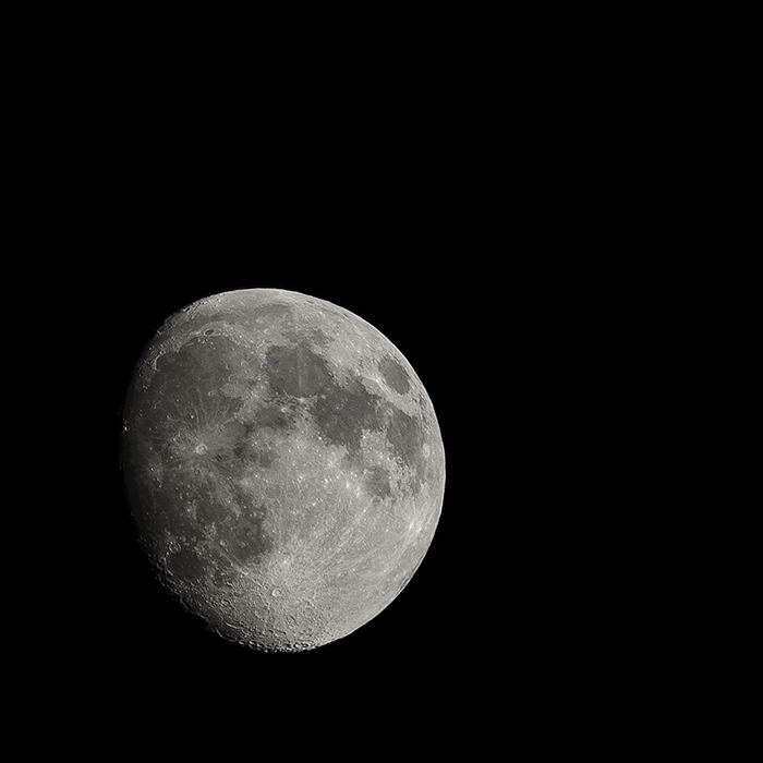 Mond 003