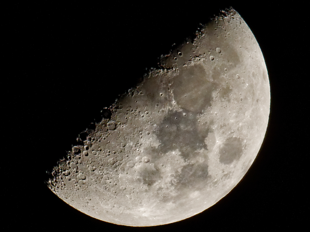 Mond 0178a Crop