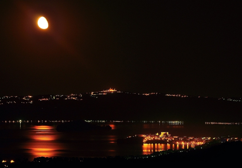 Mond 1