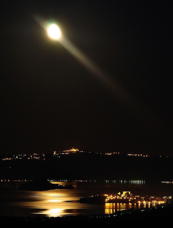 Mond 2