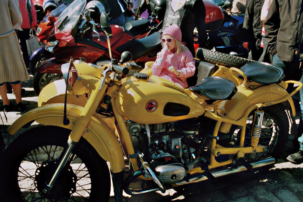 Motorradtreffen an Vappu (01.05.2009 in Hyvinkää Finland)
Exif: F-801s, AF 2,8/35-70, Dia-Film, ...