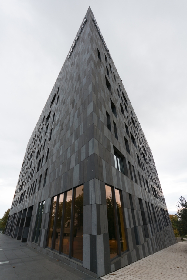 Mudam 0667 02