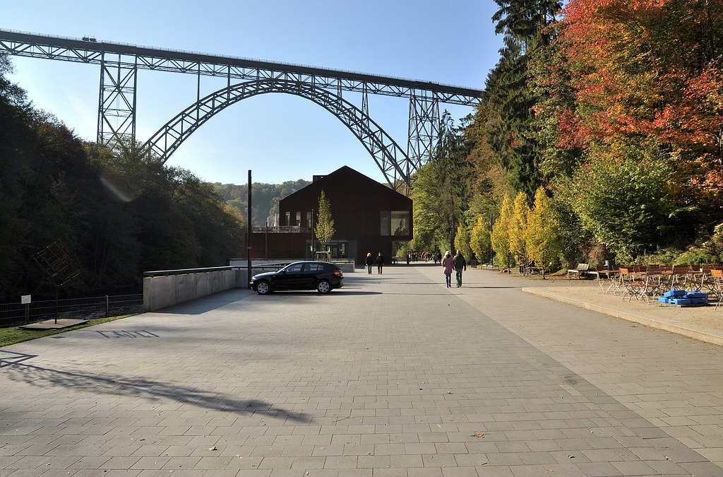 Muengstener Bruecke Front 1