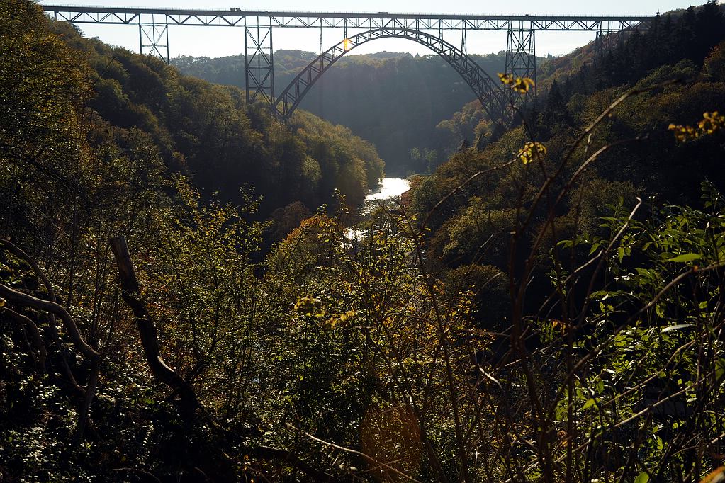 Muengstener Bruecke Gegenlicht