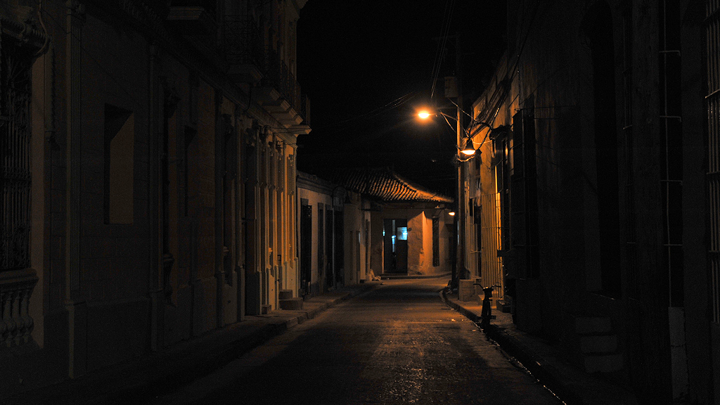 Nachts in den Gassen von Camagüey
8873