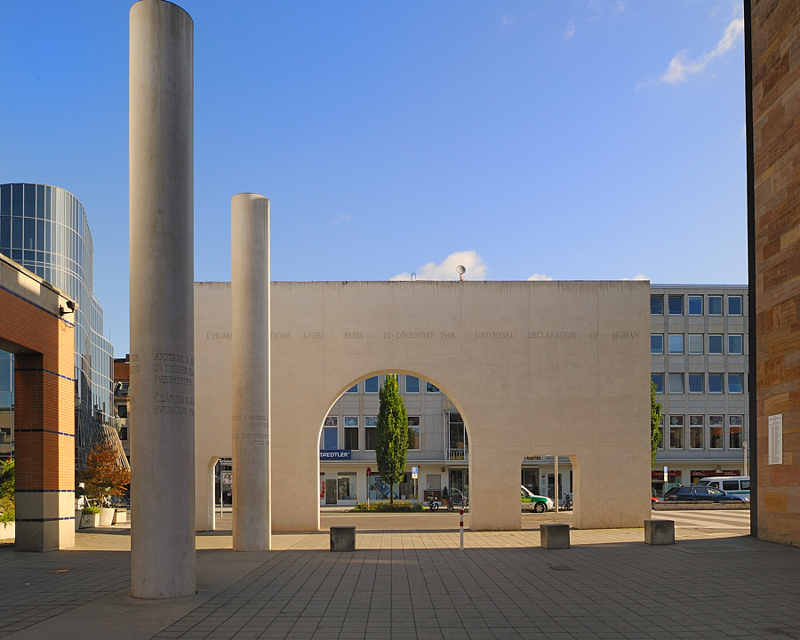 Nbg Strasse der Menschenrechte 07