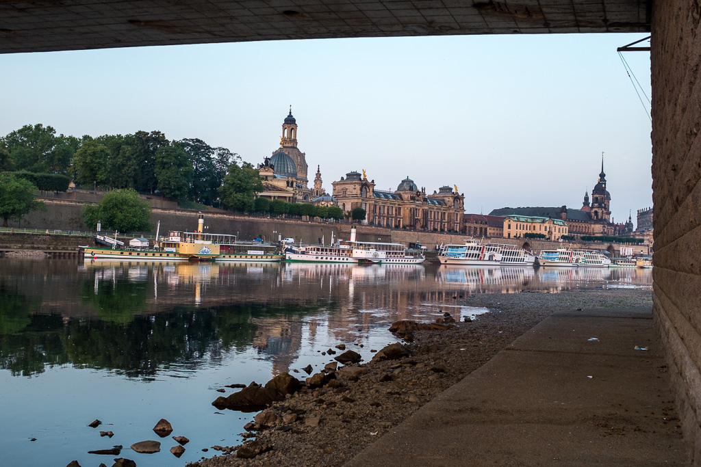 Niedrigwasser Elbe 1