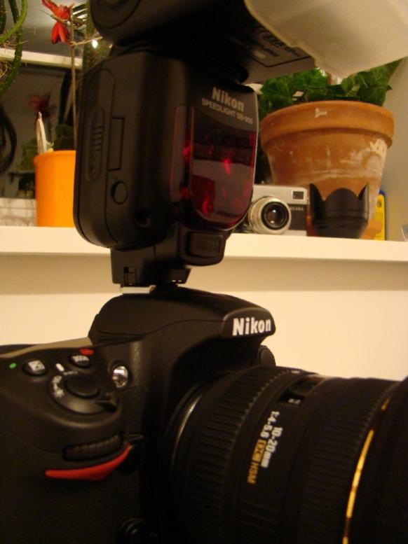 Nikon D300
Nikon SB-900
Sigma 10-20
(Aufgenommen mit einer Sony H9)
