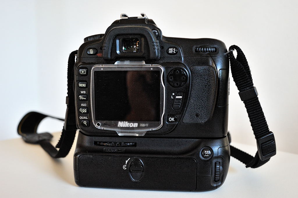Nikon D80 mit MB-D80