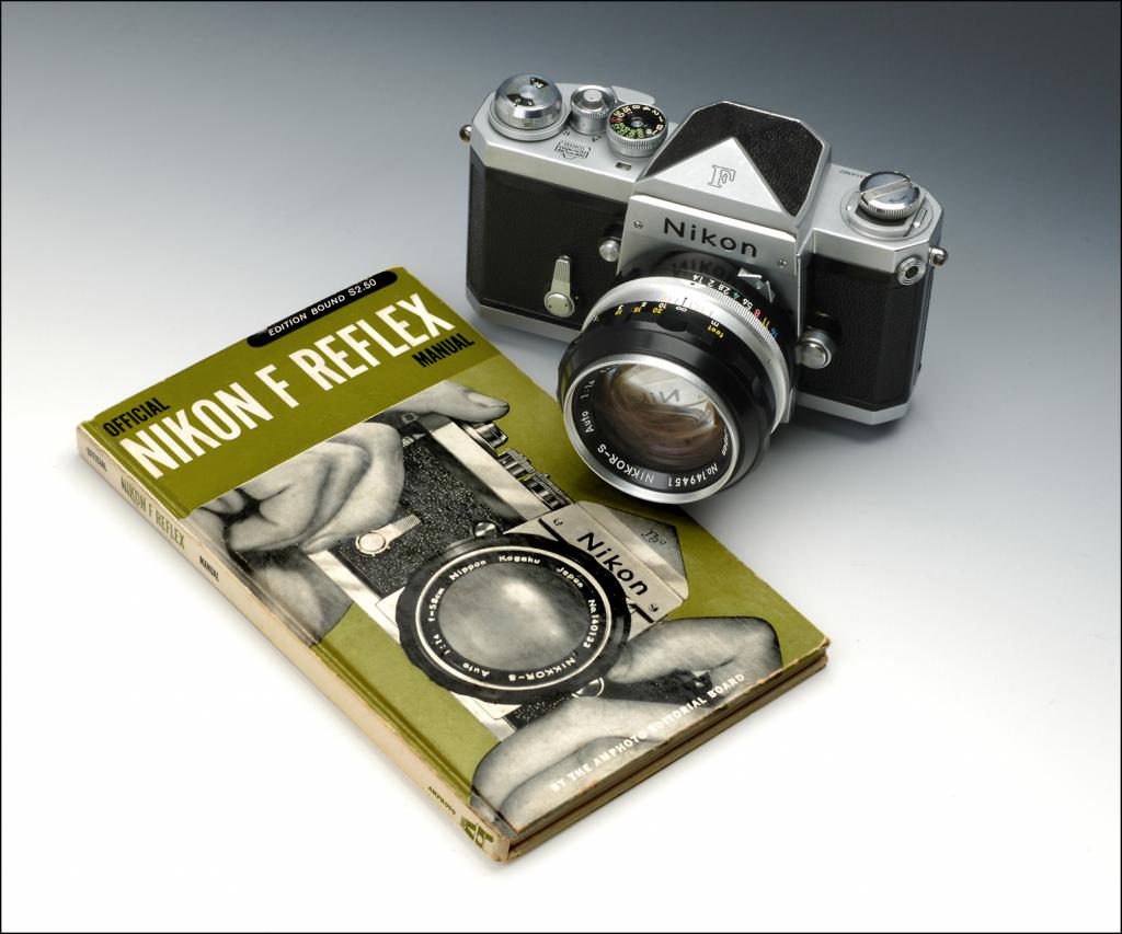 NIKON F BUCH 2W
