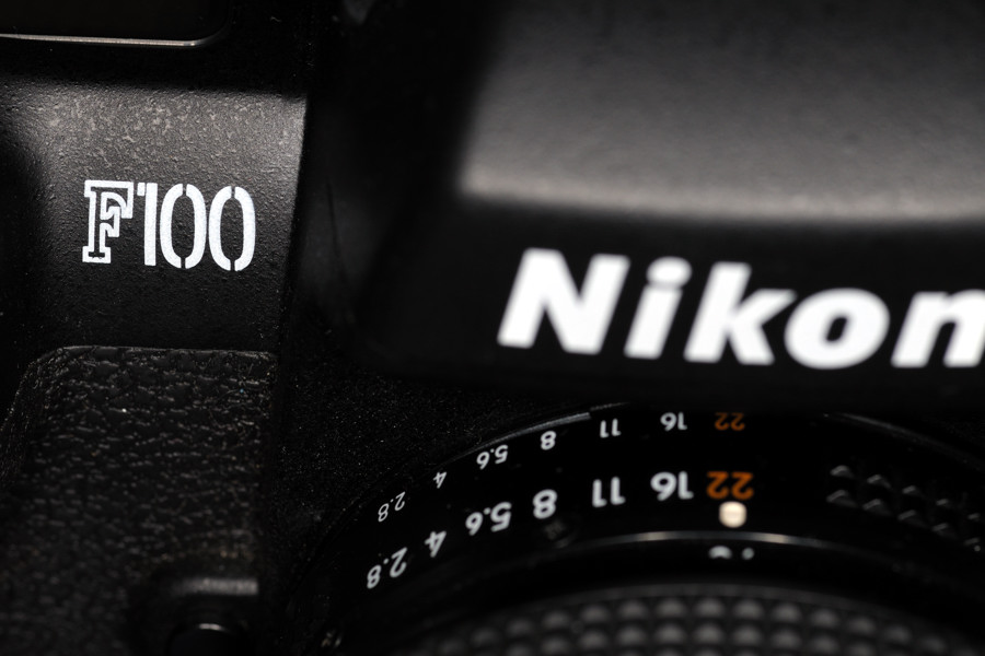 Nikon F100