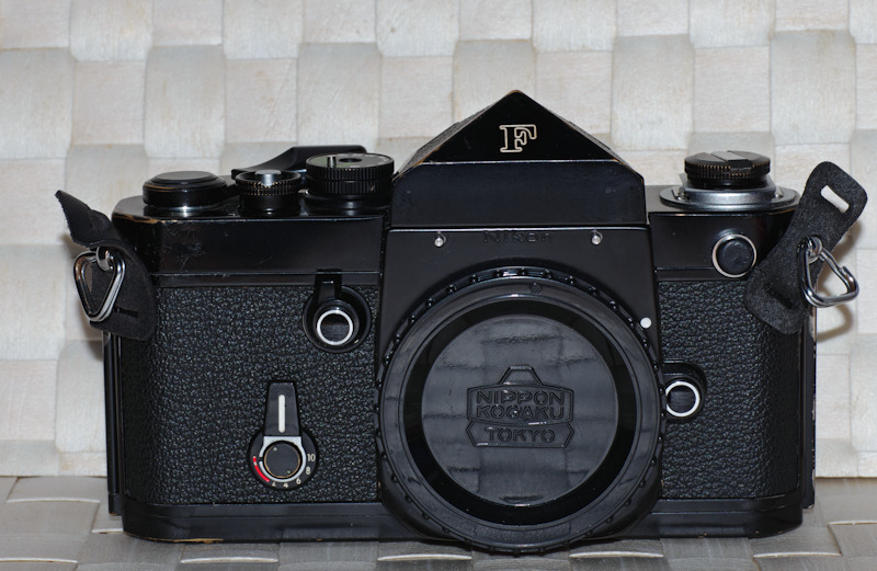 Nikon F2 mit "Prism Finder" der Nikon F