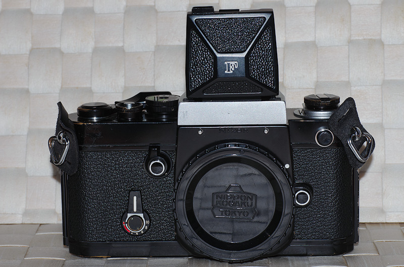 Nikon F2 mit "WaistLevel Finder" der Nikon F