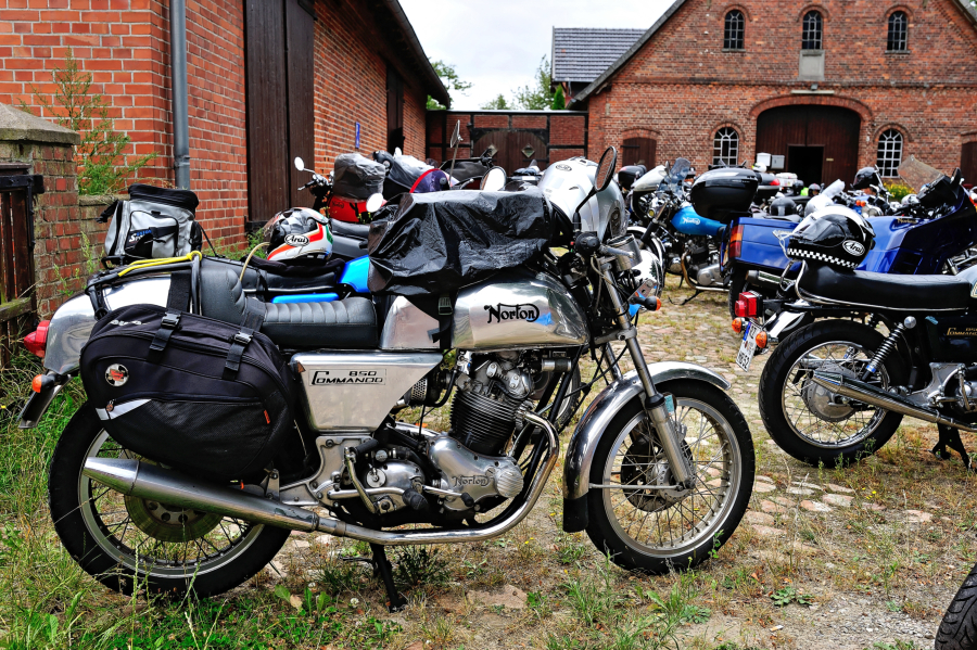 Norton Commando 850.jpg