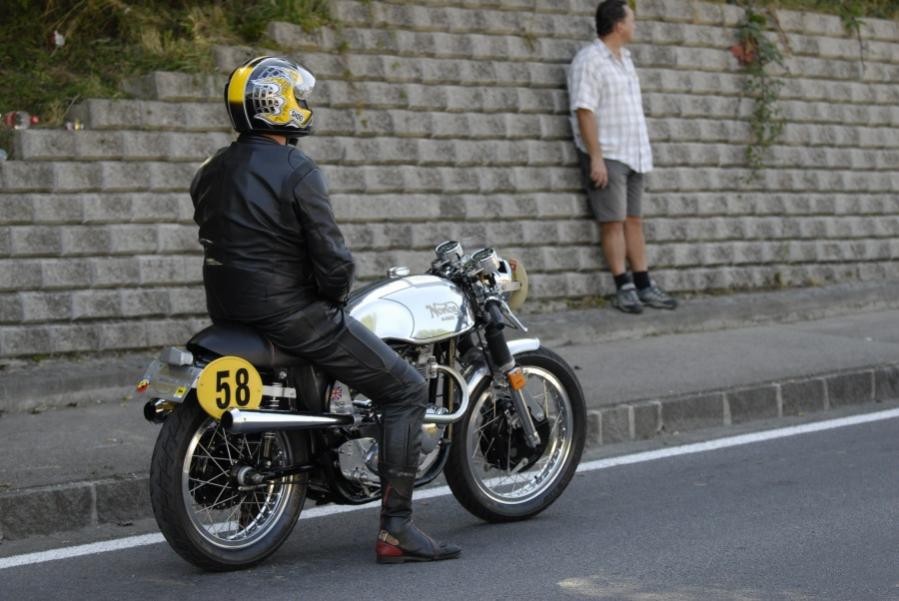 Norton wartet auf den Start in Schwanenstadt