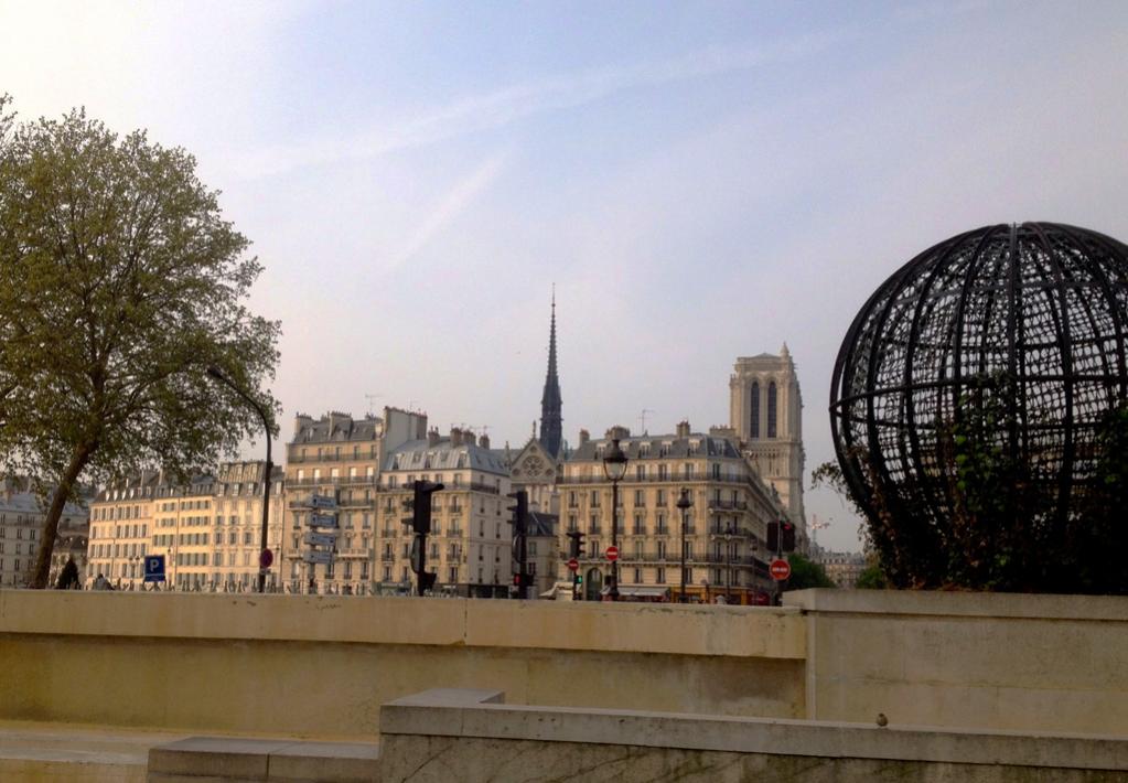 Notre Dame am Morgen
