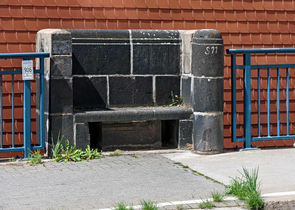 OF2_51142.jpg
