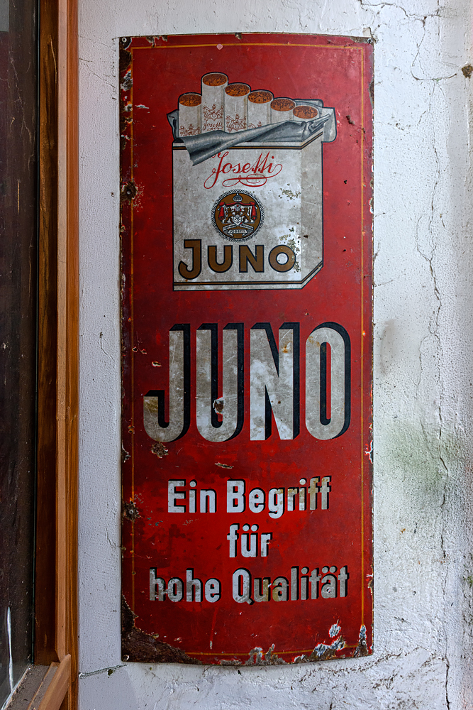 OF2_76990.jpg