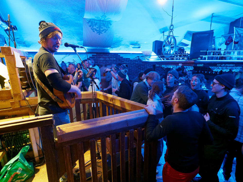 Off Piste Bar 2.jpg