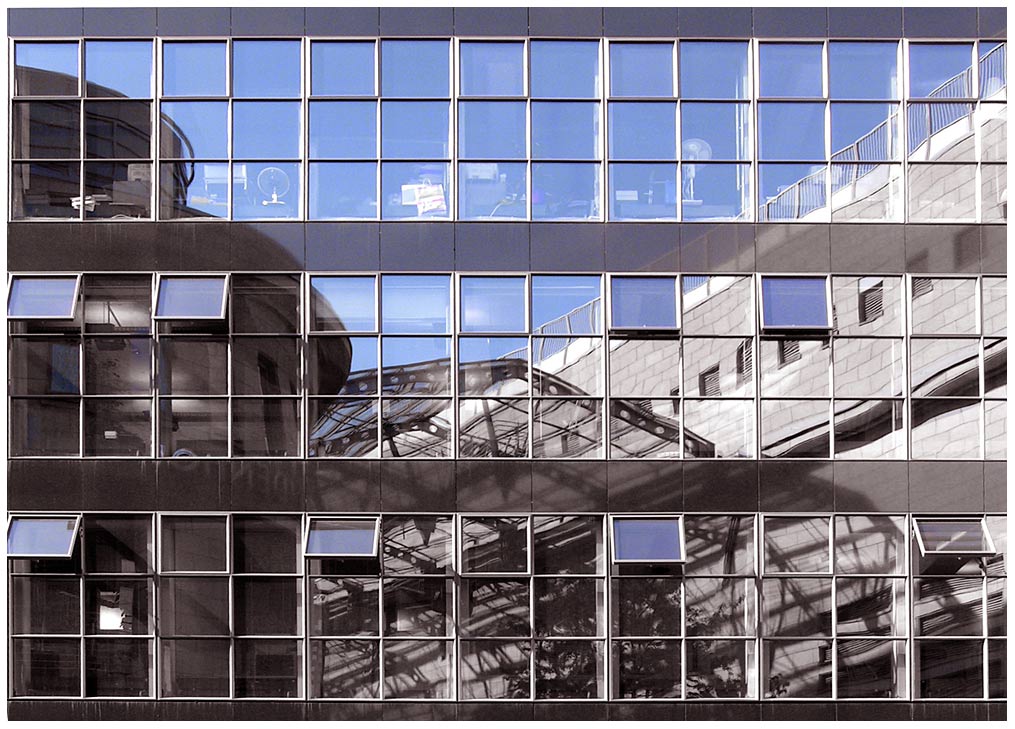 officework + shopping
---------------------
olivandenhof und karstadt im spiegel eines bürohauses in der richmodstraße