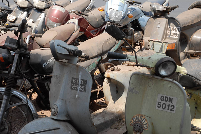 Old scooters, Panaji (Goa)