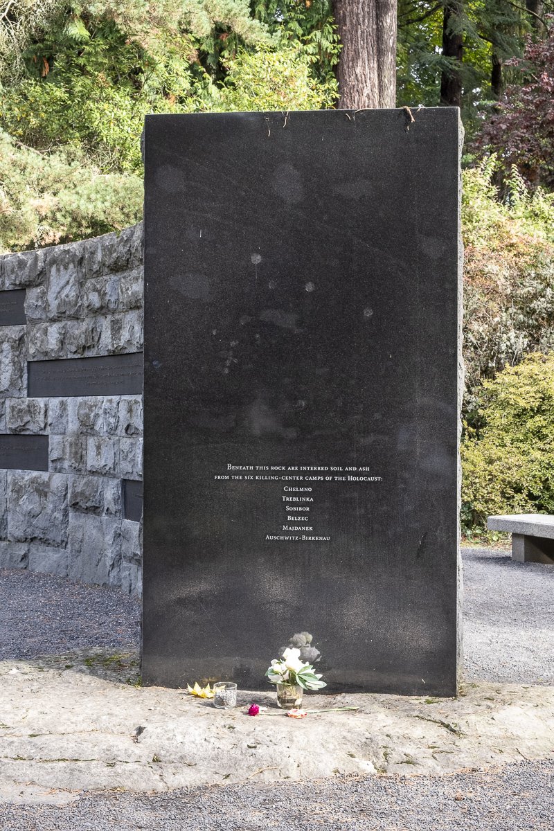Oregon Holocaust Memorial 10.jpg