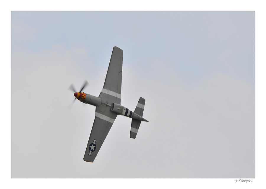 P 51 Mustang 7 gerahmt klein