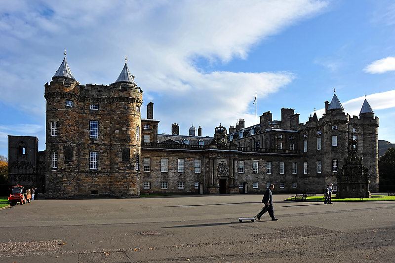 Palace of Hollyroodhouse 1.jpg