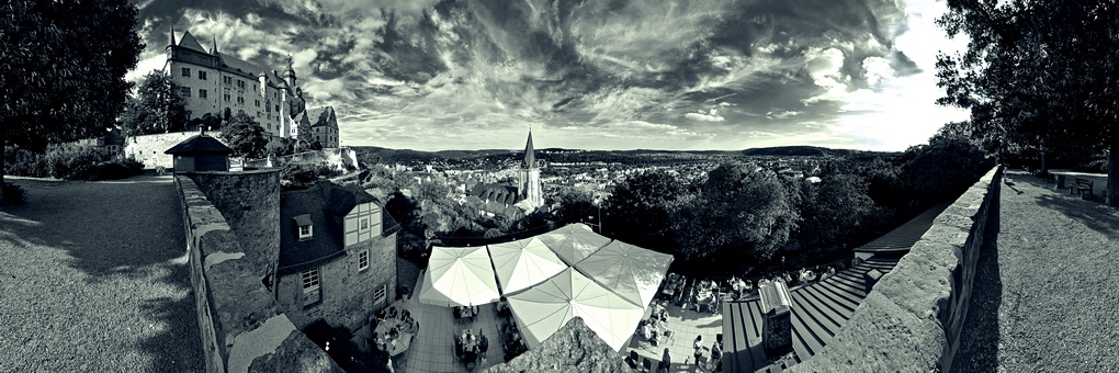 Panorama Marburg Schloss 8mm hoch sw col2 klein