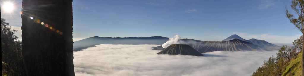 Panoramafoto vom Mount Bromo / Java