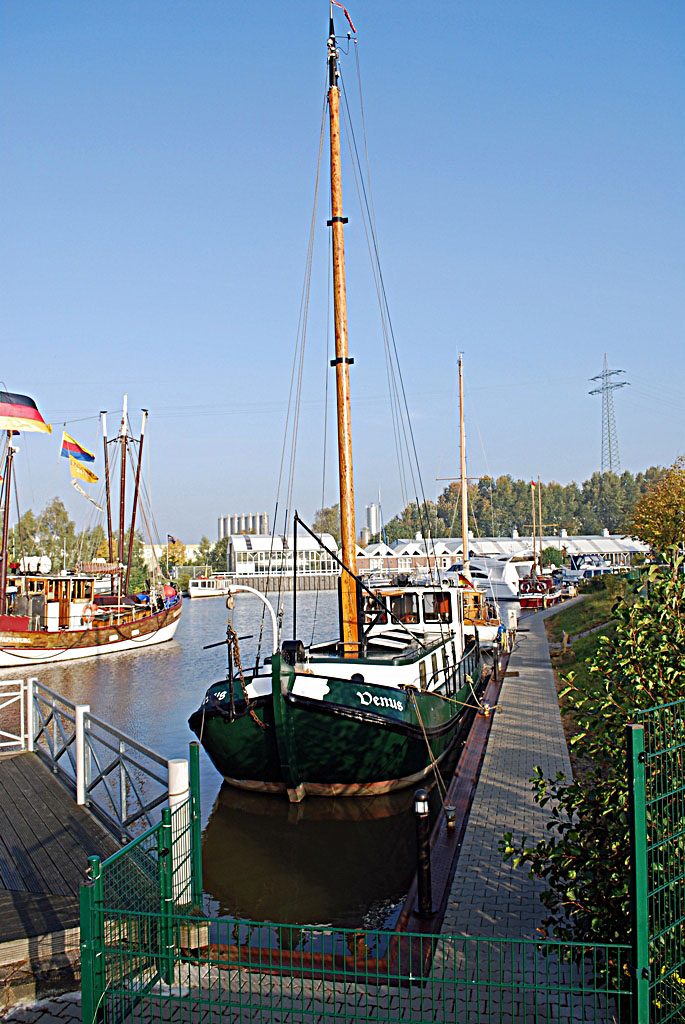 Papenburg, Alter Hafen (D40X, 18mm) DSC 1520 auto USM kl
