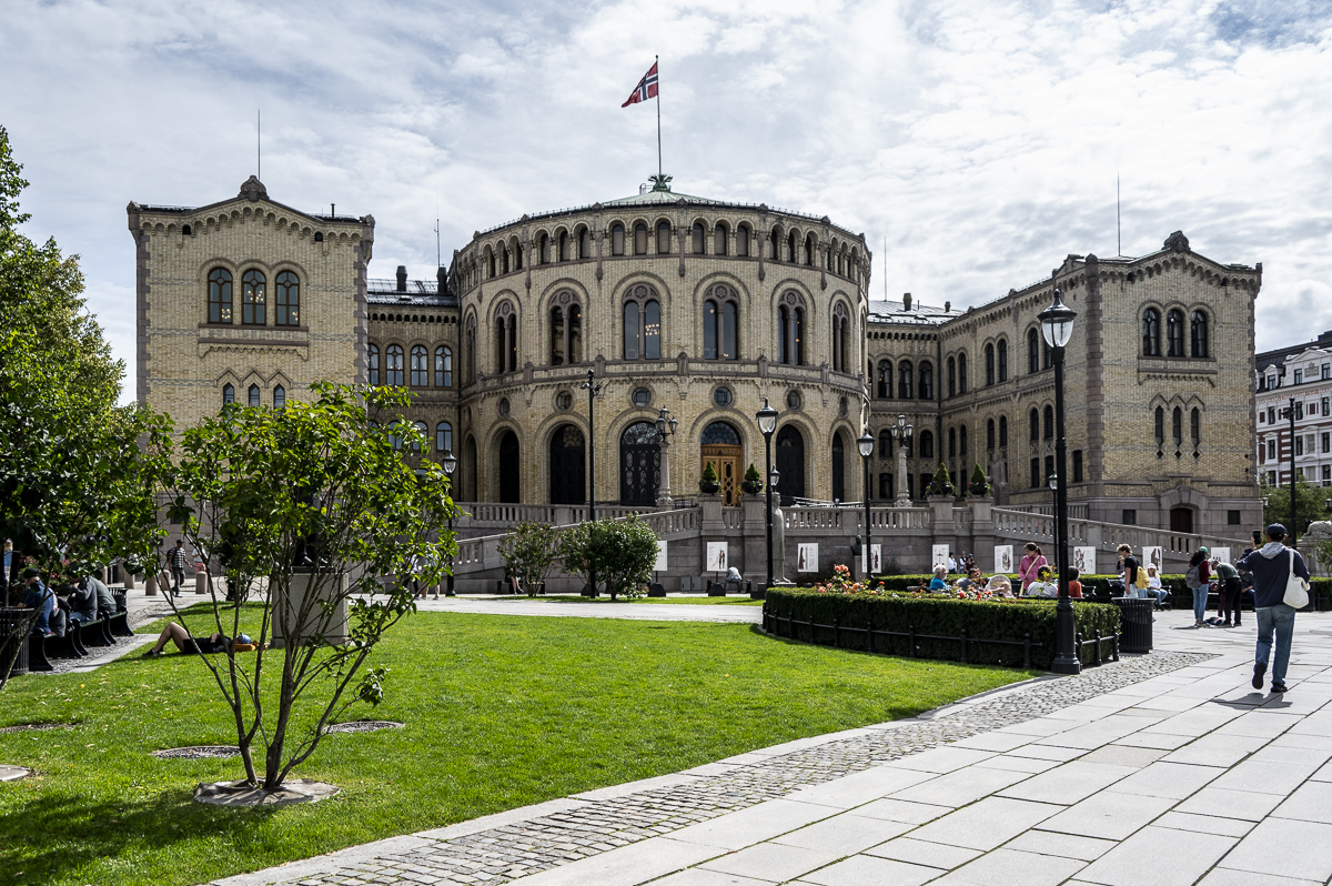 Parlament Oslo.jpg