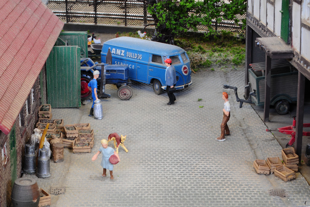PC-E 2.8/45
aufgenommen auf einen FREMO Treffen.
Beuel-Rheinuferbahnhof.
Massstab 1:87
(7574)