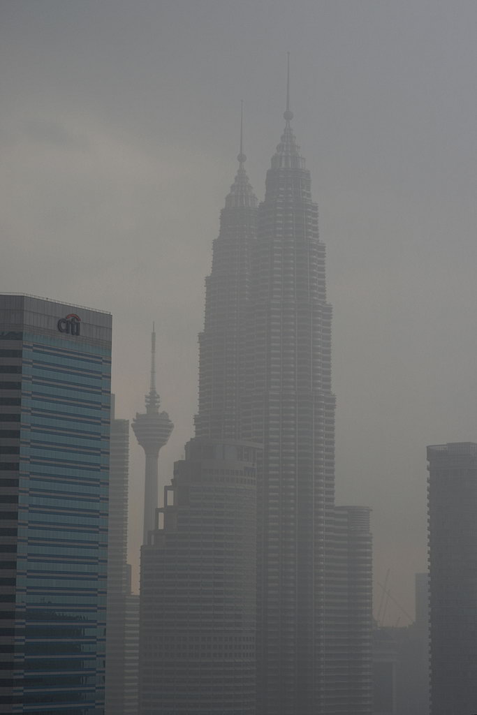 Petronas Tower im Monsun