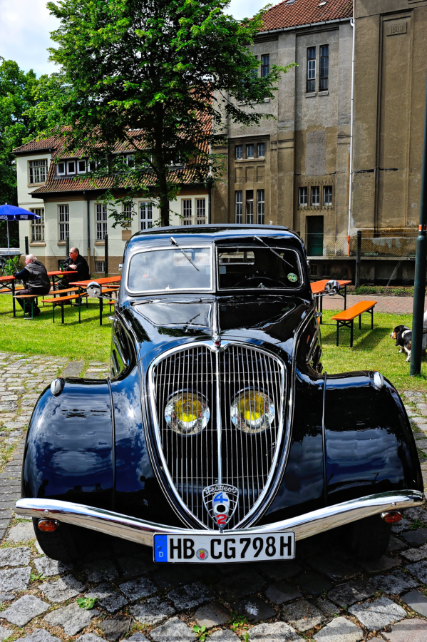 Peugeot Front.jpg