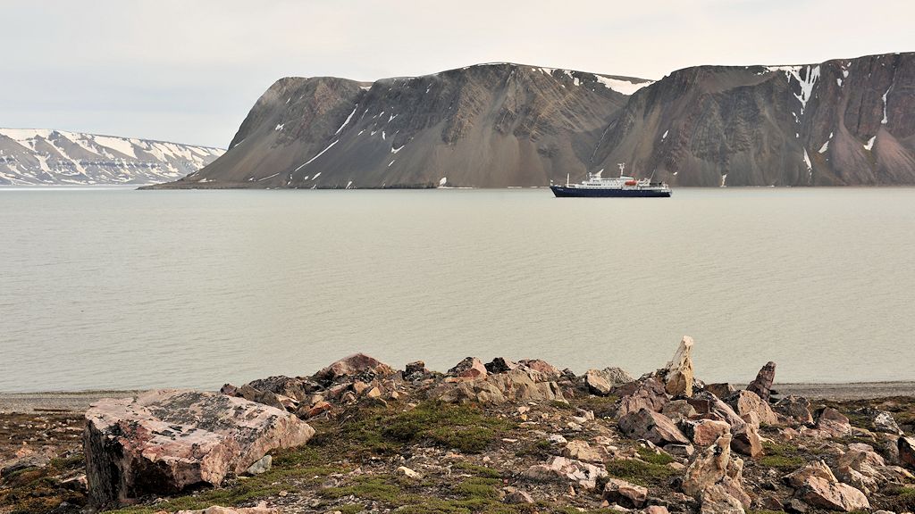 Plancius im Lomfjord 8082